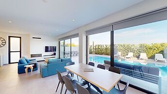 Periyiali Konnos Villas Beach Resort