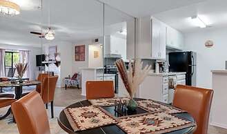 Arizona Southwest Decor - Between Phoenix And Old Town Scottsdale At S