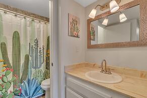 Arizona Southwest Decor - Between Phoenix And Old Town Scottsdale At S