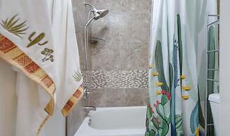 Arizona Southwest Decor - Between Phoenix And Old Town Scottsdale At S