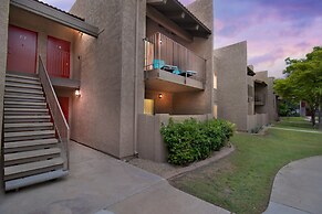 Arizona Southwest Decor - Between Phoenix And Old Town Scottsdale At S