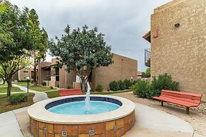 Arizona Southwest Decor - Between Phoenix And Old Town Scottsdale At S