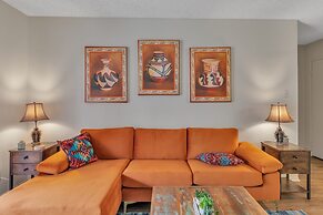 Arizona Southwest Decor - Between Phoenix And Old Town Scottsdale At S