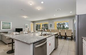 Beautiful 9 bedroom pool home located in the Solterra Resort! 9 Home b