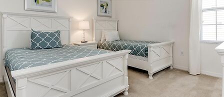 Beautiful 9 bedroom pool home located in the Solterra Resort! 9 Home b