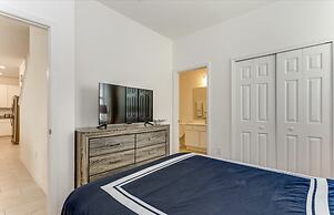 Beautiful 9 bedroom pool home located in the Solterra Resort! 9 Home b