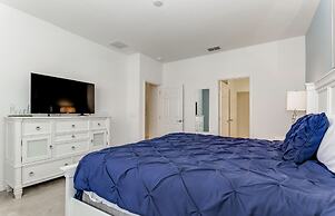 Beautiful 9 bedroom pool home located in the Solterra Resort! 9 Home b