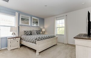 Beautiful 9 bedroom pool home located in the Solterra Resort! 9 Home b