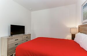 Beautiful 9 bedroom pool home located in the Solterra Resort! 9 Home b