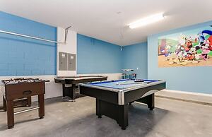 Beautiful 9 bedroom pool home located in the Solterra Resort! 9 Home b