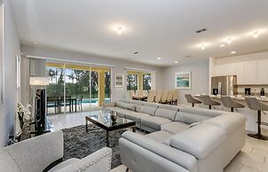 Beautiful 9 bedroom pool home located in the Solterra Resort! 9 Home b