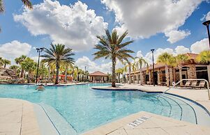 Beautiful 9 bedroom pool home located in the Solterra Resort! 9 Home b