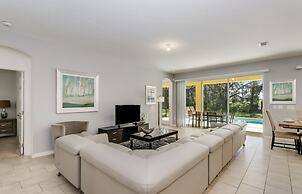 Beautiful 9 bedroom pool home located in the Solterra Resort! 9 Home b