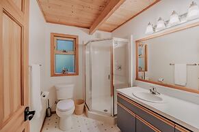 75sl - Wifi - Bbq - Pets Ok - Sleeps 6 2 Bedroom Home by RedAwning