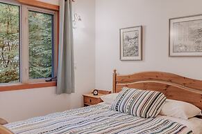 75sl - Wifi - Bbq - Pets Ok - Sleeps 6 2 Bedroom Home by RedAwning