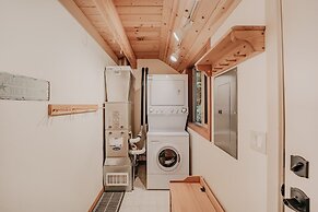 75sl - Wifi - Bbq - Pets Ok - Sleeps 6 2 Bedroom Home by RedAwning