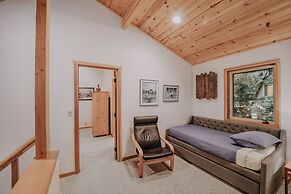 75sl - Wifi - Bbq - Pets Ok - Sleeps 6 2 Bedroom Home by RedAwning