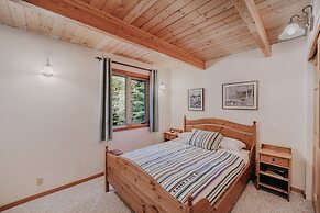 75sl - Wifi - Bbq - Pets Ok - Sleeps 6 2 Bedroom Home by RedAwning