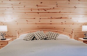 75sl - Wifi - Bbq - Pets Ok - Sleeps 6 2 Bedroom Home by RedAwning