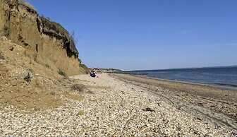 2br-seeps4-beachfront-parking-pool-petsok