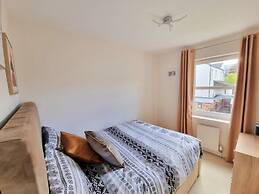 Boutique 3-bed Home with Free Parking in Glasgow