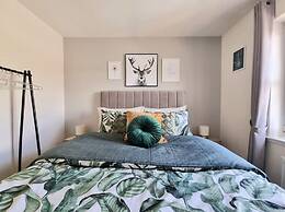 Boutique 3-bed Home with Free Parking in Glasgow