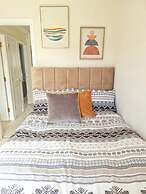 Boutique 3-bed Home with Free Parking in Glasgow