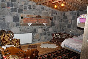 Doğunun Taş Evleri