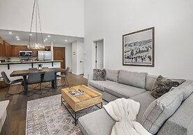 Aspenwood 311 2 Bedroom Condo by RedAwning