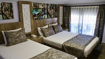 Castle's Light Boutique Hotel