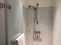 CHECK inn Select New Taipei Sanchong