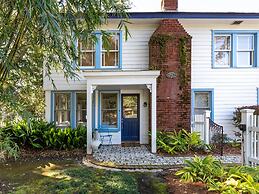 Guiding Light Cottage