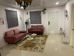 Charming 1-bed House in Georgetown