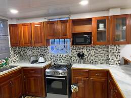 Charming 1-bed House in Georgetown