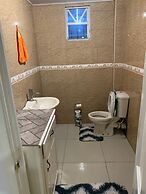 Charming 1-bed House in Georgetown