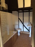 Delightful 4BD Home Full of Flair Edenbridge Kent