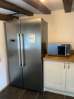 Delightful 4BD Home Full of Flair Edenbridge Kent