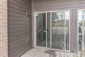 Spacious 2BR Suite W/patio Near Iowa State