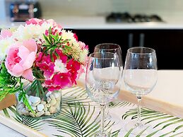 Designer Decor Home 8Bed WilliamsLanding