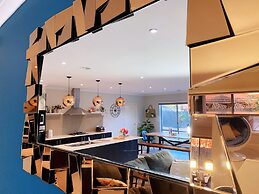 Designer Decor Home 8Bed WilliamsLanding