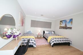 Designer Decor Home 8Bed WilliamsLanding