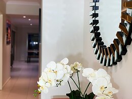 Designer Decor Home 8Bed WilliamsLanding