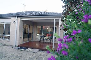 Designer Decor Home 8Bed WilliamsLanding