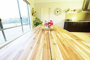 Designer Decor Home 8Bed WilliamsLanding