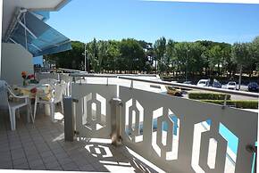 Central Flat, 130m From the Beach With Shared Pool