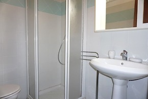 Central Flat, 130m From the Beach With Shared Pool