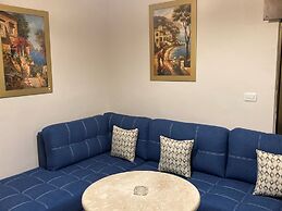 The Royal Luxury Superior Queen cot