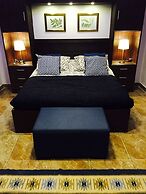 The Royal Luxury Superior Queen cot