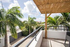 Casa Maria Curacao. Luxury 6 Bedroom Villa Next to Supermarket & Jan T