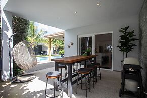 Casa Maria Curacao. Luxury 6 Bedroom Villa Next to Supermarket & Jan T